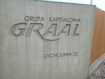 Elewacje i ogrodzenia z betonu architektonicznego