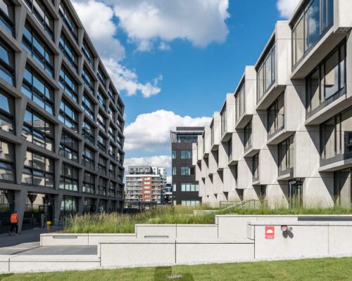 Biurowiec p4 warszawa elewacja betonowa klinika betonu 16 compressed