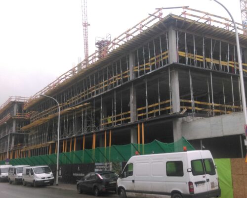 Centrum praskie koneser elewacja gzymsy realizacja klinika betonu 3 compressed