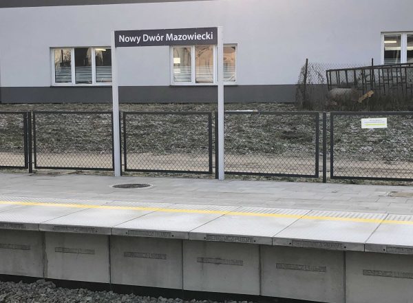 Peron Nowy Dwor Mazowiecki